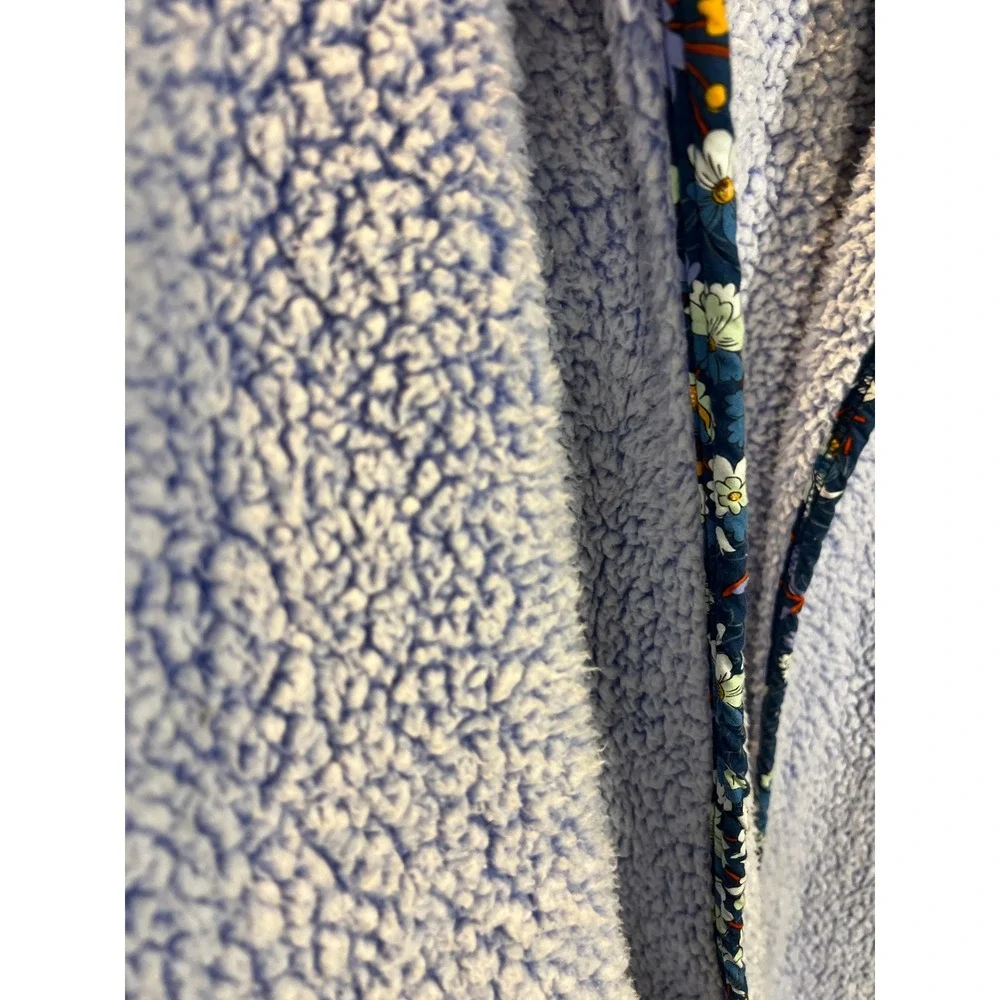 Vera Bradley Sherpa Fleece Hooded Robe Periwinkle Blue Floral Trim L/XL